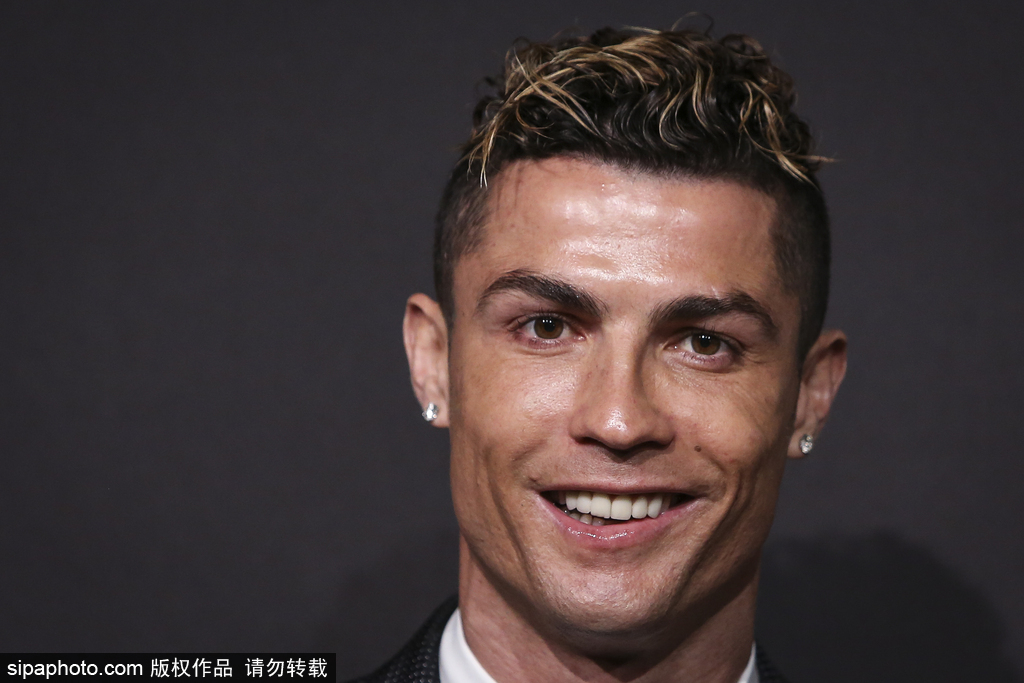 辽宁铁人冲超大动作：重磅引援方案全面曝光（辽宁铁人为冲超出手：重磅引援计划全面揭晓）