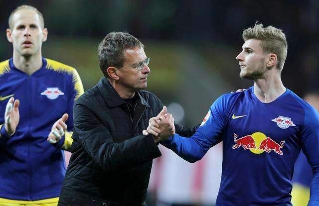 布斯克茨退役，10年世界杯冠军西班牙仅剩5人仍在踢球（布斯克茨挂靴，2010西班牙冠军队仅剩5名现役球员）