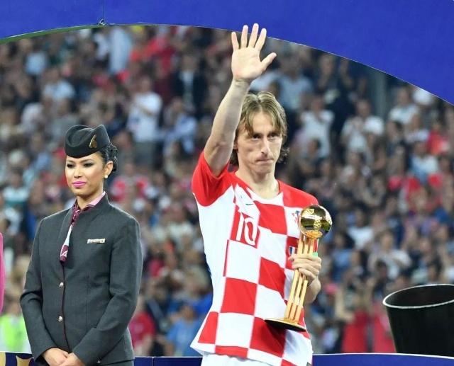 苏州队主帅李玮锋回应没收队员薯片：想走职业就要像职业看齐（苏州队主帅李玮锋谈收走队员薯片：立志职业就得按职业标准自律）