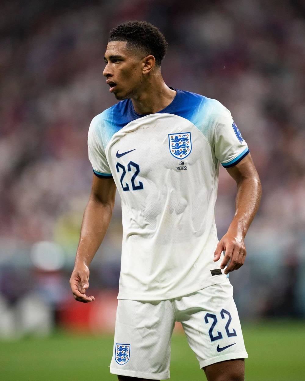 湖人浓眉哥篮下统治球队获胜（浓眉哥内线制霸，湖人取胜）