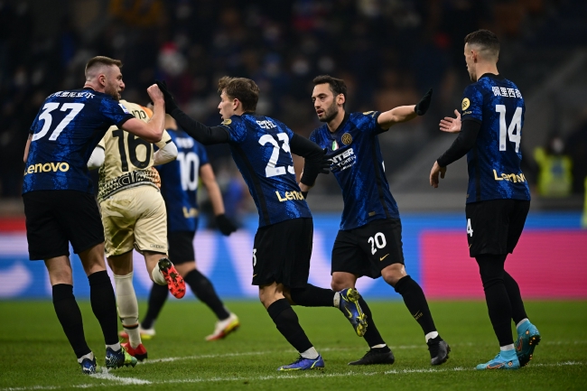 德甲战报：最后时刻连进2球，海登海姆2-1逆转绝杀柏林联合（德甲焦点战：海登海姆补时连入两球 2-1逆转绝杀柏林联合）