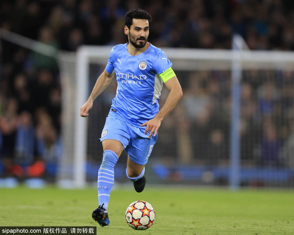 记者：埃贝尔明确表示，只有于帕离队拜仁才会签卢克巴