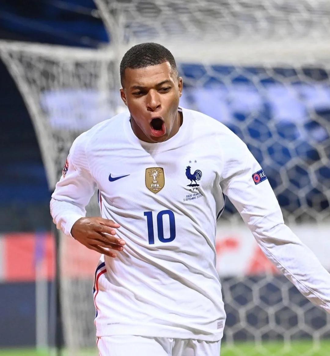 科瓦奇：我会从防守角度评价前锋，吉拉西在攻防两端都很努力（科瓦奇：评价前锋我更看重防守，吉拉西在攻防两端都很投入）