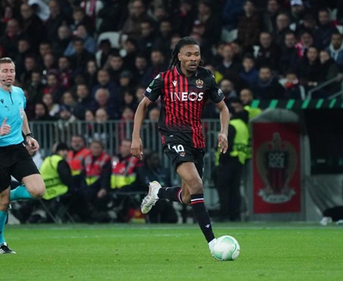 萨拉赫怒怼利物浦，欧文紧急发声引发热议！（萨拉赫怒批利物浦，欧文火速回应引爆热议！）