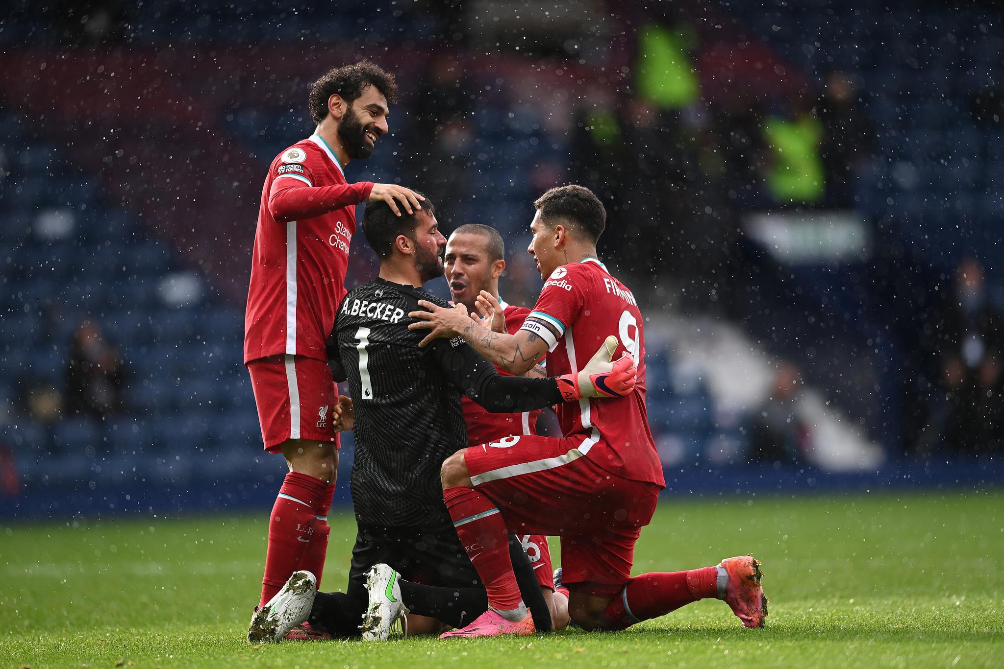 英超积分榜：枪手5分领跑曼联第7红军第8 8分云集14队（英超最新积分榜：阿森纳领先5分居首，曼联第7、利物浦第8，14队同积8分）