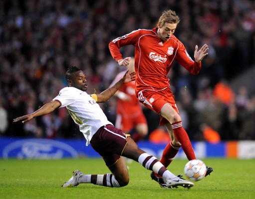 骑士对阵马刺内线狂轰80分，创下队史近29年纪录（骑士战马刺内线砍下80分，缔造球队近29年新纪录）