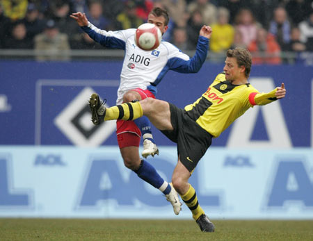 伯纳乌变装，现代化球场伯纳乌＂秒变＂橄榄球比赛场地（伯纳乌华丽变身：现代化球场一键切换橄榄球赛场）