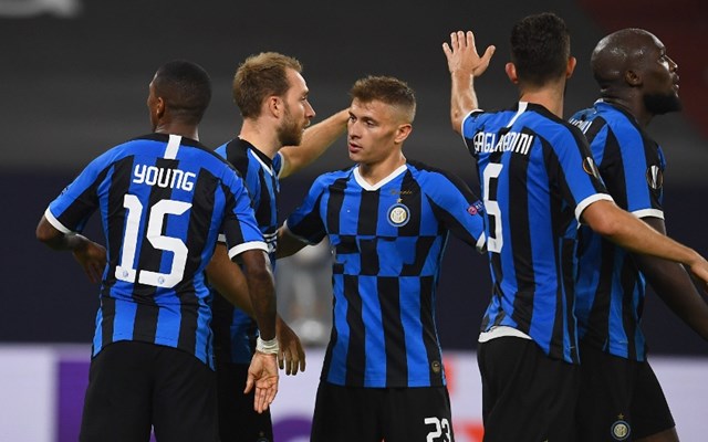 上场还早！广东新援走路一瘸一拐 首秀时间未知（登场尚早！广东新援仍在恢复，首秀时间待定）