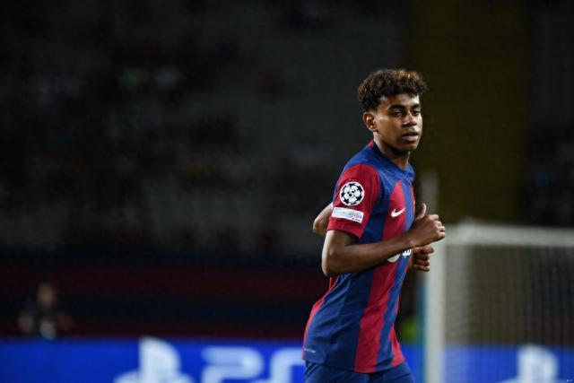 欧联替补出场，范佩西儿子沙奎尔在父亲手下完成费耶诺德首秀