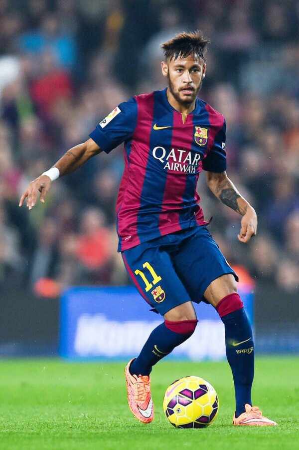 ATP总决赛第2日综述：弗里茨横扫穆塞蒂，辛纳室内硬地27连胜（ATP年终总决赛第2比赛日战报：弗里茨轻取穆塞蒂，辛纳室内硬地连胜刷新至27场）