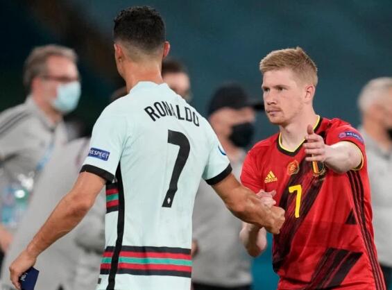 洛佩斯：在巴萨时小罗半夜约我出去，我女友问我选她还是小罗（洛佩斯谈巴萨往事：小罗深夜邀我外出，女友追问我选谁）