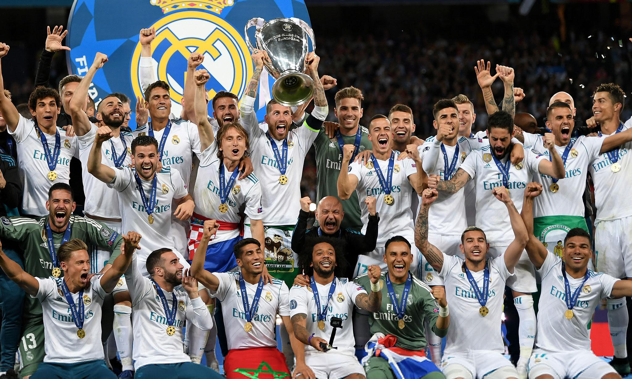 真任骏飞接班人！广东新星两战打服球迷 杜锋新赛季必重用（广东新星两战征服球迷，任骏飞接班人浮出水面，杜锋新季必重用）