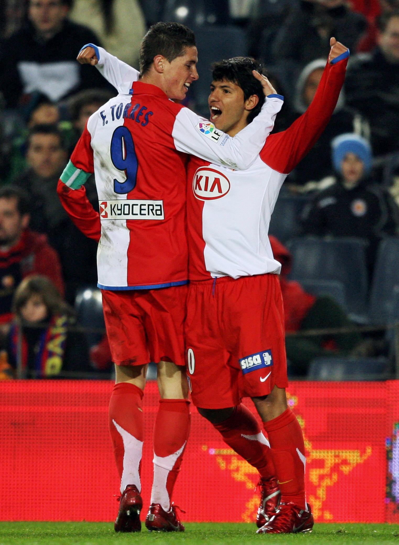 欧文突破防守造成杀伤球成功（欧文强突防线制造杀伤并得手）