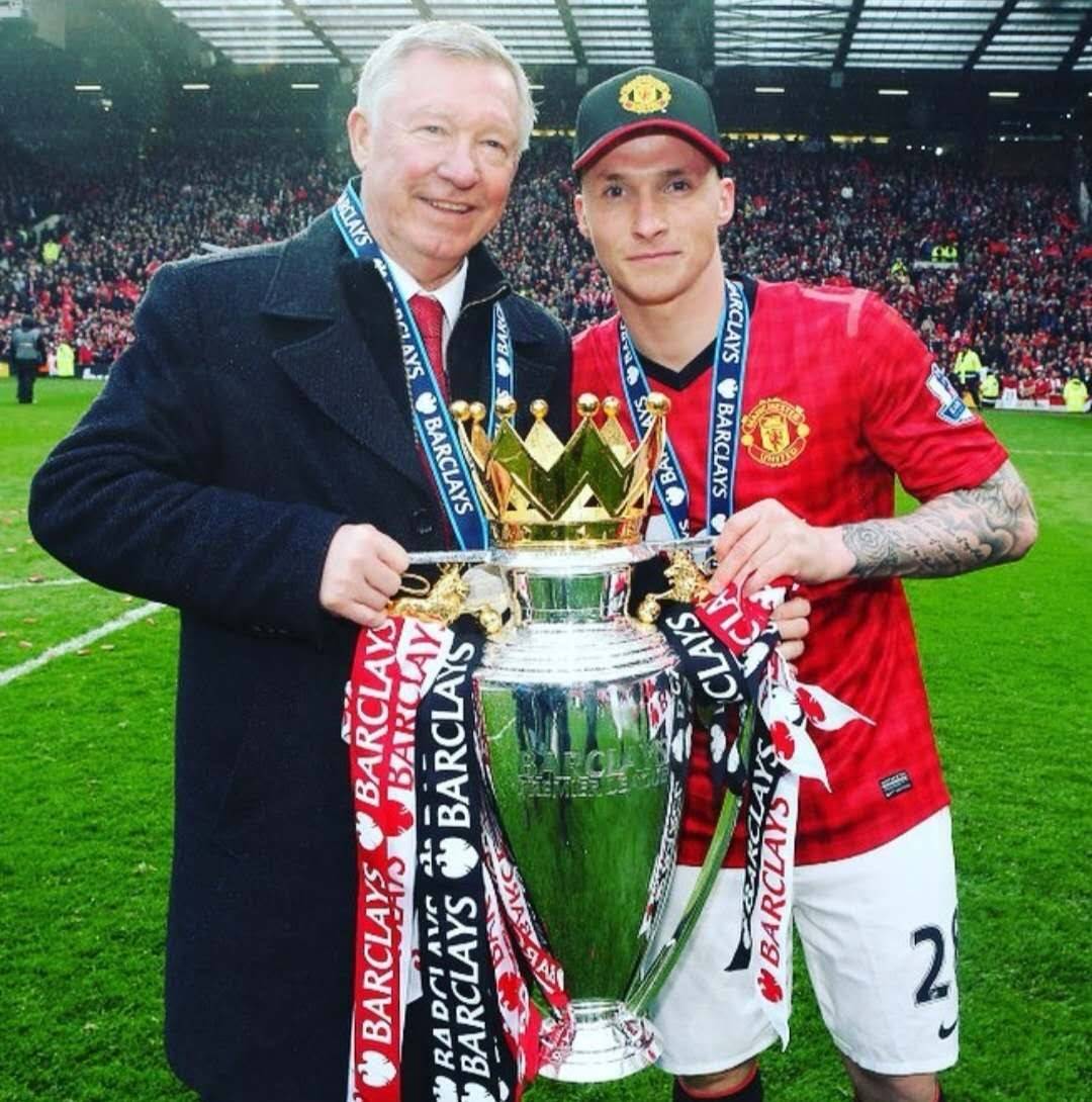 25岁圆神再建功：狂奔压迫 凌空外脚背进空门！16场8球4助（25岁圆神再度发威：狂奔逼抢后外脚背凌空破门，16战8球4助）