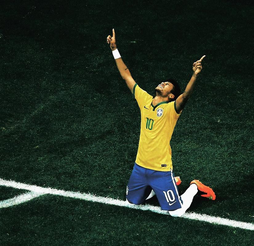 罗杰斯成为继B费后，第二位2025年送出10次英超助攻的球员（B费之后，罗杰斯成2025年第二位英超助攻上双的球员）