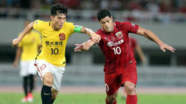 张琳芃第11次赢得中超冠军，超越郑智成国内联赛历史第一人！（张琳芃第11次加冕中超，超越郑智登顶国内联赛历史第一人！）