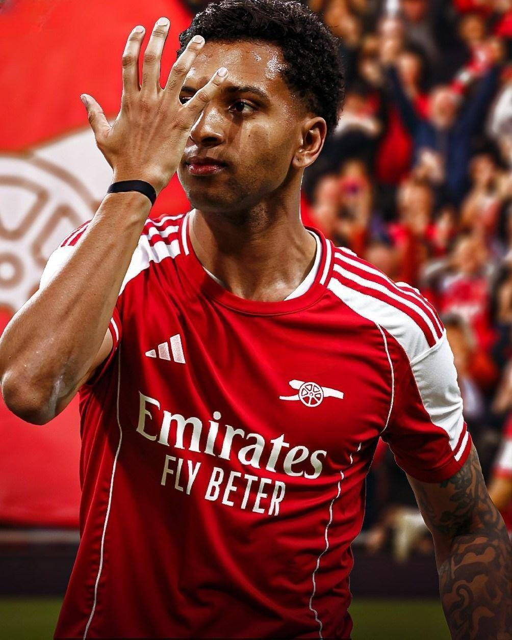 足球报：新鹏城下赛季目标是保级的基础上前进几名